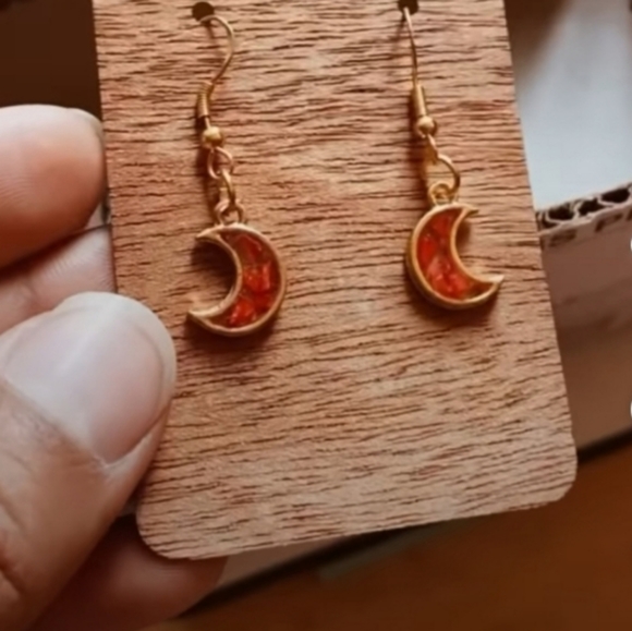 Plastic bottle Moon earrings - Picture 2 of 5
